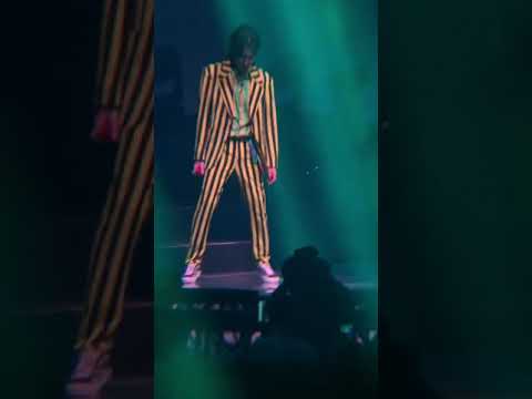190511 Kris Wu - " Coupe " Performance at Alive Tour in Beijing