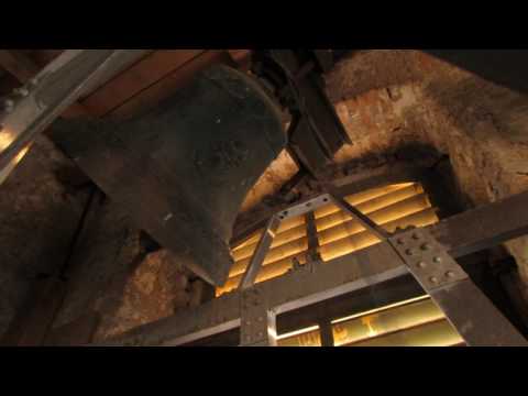 IZSÁK (H) - A katolikus templom harangjai / Die Glocken der kath. Kirche