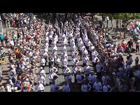 Le triomphe des anciens de Lann Bihoué pour les 70 ans du Bagad