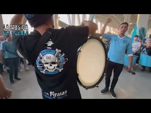 "La Música Del Pueblo. Fecha 23 vs Instituto." Barra: Los Piratas Celestes de Alberdi • Club: Belgrano