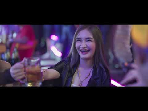 ถ้าวันนั้นฉันกอดเธอไว้ | Clockwork Motionless ที่นี่คือเดอะมูนส์บาร์