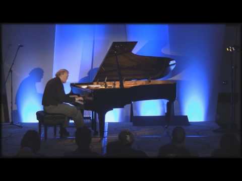 Pianist David Nevue - Live Performance of "No More Tears"