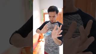 Download lagu Tutorial Sulap Uang Melayang 🌪️ #shorts #magic #magictutorials #viral mp3