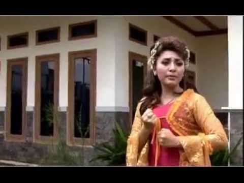 Risma Liani "Aisan Indung"