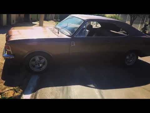 Um ronco de 6cc em um opala de 4cc.