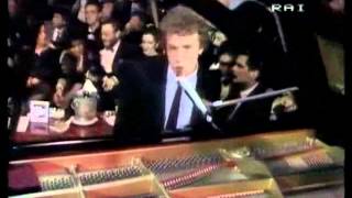 Friends vs  Let Me In (remix)