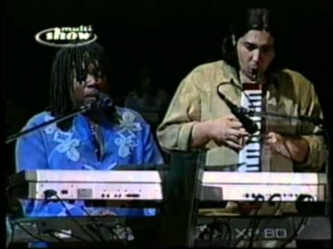 Milton Nascimento e Gilberto Gil - Dinamarca ao vivo 2001.