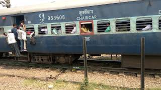 preview picture of video 'Crowded train in india bihar'