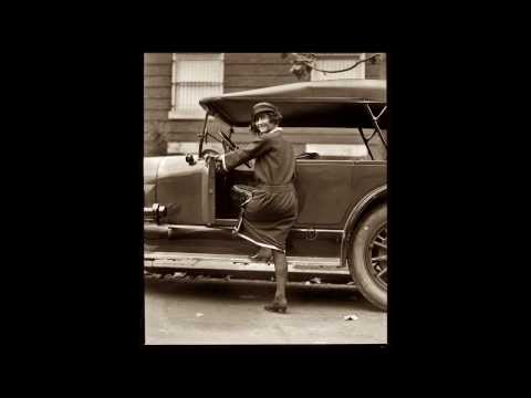 The Co-Ed - Arcadian Serenaders (w Sterling Bose playing a Bix Beiderbecke style solo) (1925)