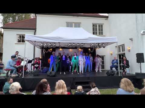 Sadyba Śpiewa - Powstanę (Stand up)