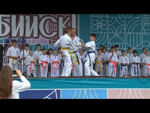 День Физкультурника отметили в Бийске ("Будни", 10.08.26г., Бийское телевидение)