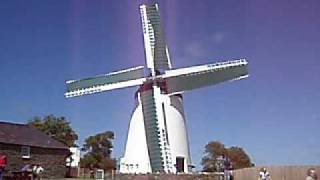 preview picture of video 'Melin Llynnon windmill, Anglesey'