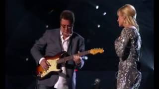 Carrie Underwood &amp; Vince Gill  -   &quot;How Great Thou Art&quot;