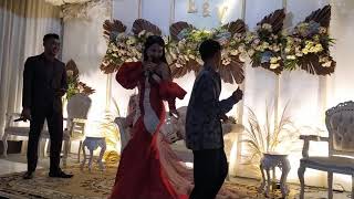 Download lagu Sintya Riske Goyang Bareng Bapak-bapak Wonosobo mp3 Download lagu Sintya Riske Goyang Bareng Bapak-bapak Wonosobo mp3