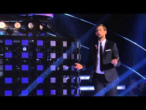 David Hellenius kuppar sig in på Idolscenen - Idol Sverige (TV4)