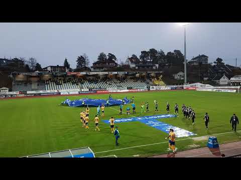 FK Jerv - Raufoss 2-0 spillerne kommer inn på Levermyr Stadion 20.11.2021