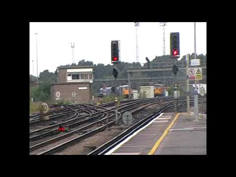 DRS 37610 & 37218 Growl Through Tonbridge Working 6O62 Crewe - Dungeness Flask