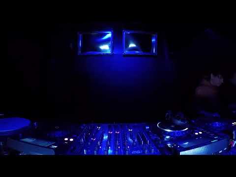 The Blue Oyster: kennY / 02.12 / 17 - 18