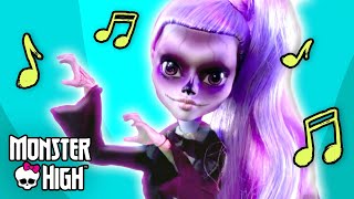 "Gaga for Ghouls" Official Music Video l Monster High