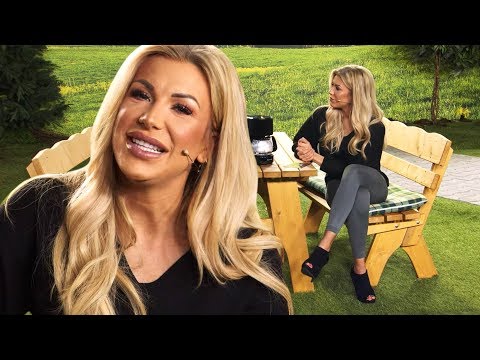 Vivien Konca genießt immer heißen und frischen Kaffee! Bei PEARL TV (März 2019) 4K UHD