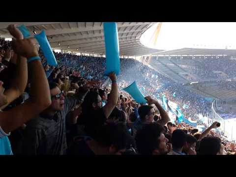 "Recibimiento y entrada de los bombos #ClásicoCordoBés" Barra: Los Piratas Celestes de Alberdi &bull; Club: Belgrano
