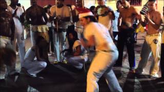 preview picture of video 'Roda Capoeira Nativos Cartagena Getsemaní diciembre 2012 parte2'