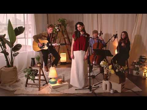 Andrea Bejar - Rosas (Performance Video)