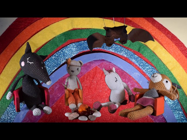 Vídeo relacionado con Uni-Toys - Murciélago, pequeño - blanco y negro - Con ventosa - 23 cm (ancho) - peluche