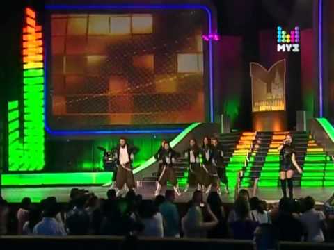 DJ LAYLA  & DEE-DEE  @ KREMLIN (MOSCOW  2011)