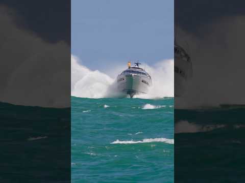 🔥BEAST MODE!🔥 Pershing Power yacht crushes the waves at the Haulover Inlet!