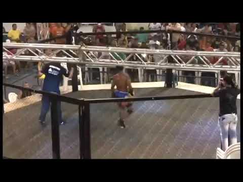 Taty Tailandesa x Leide pinchadinha