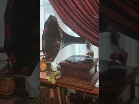 The Modernaires - Coffee five, doughnuts five - 1945