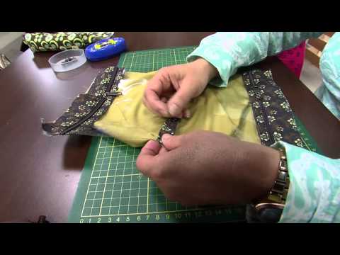 Mulher.com - 12/08/2015 - Necessaire‬ de bolsa em patch - Maria Elisa Fumache PT2