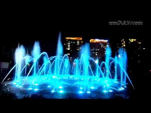 Фонтан в бухте Дадунхай, Китай, Хайнань, Санья