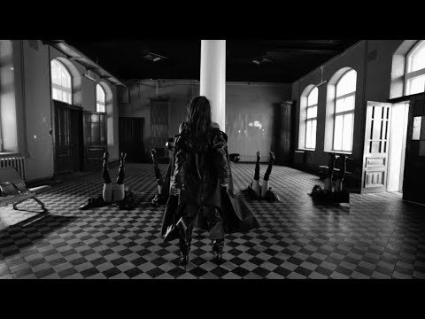 TVRCH. Sarajevo — Les bottes totalitaires