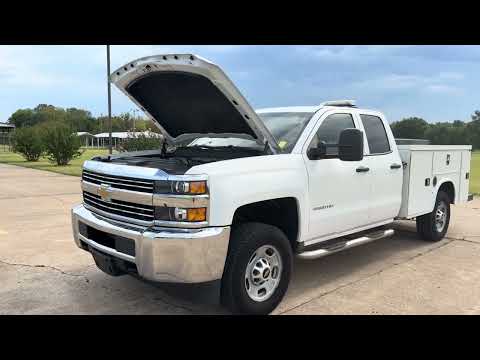 2018 Silver /GRAY Chevrolet Silverado 2500HD (1GB2CUEG0JZ) with an 6.0L V8 OHV 16V FFV engine, 6A transmission, located at 17760 Hwy 62, Morris, OK, 74445, (918) 733-4887, 35.609104, -95.877060 - 2018 CHEVY SILVERADO 2500 HD 2WD BI-FUEL SYSTEM THAT RUNS ON CNG OR GASOLINE WITH 6.0L V8 ENIGINE. IT FEATURES POWER LOCKS, POWER WINDOWS, MANUAL SEATS, VINLY INTERIOR, CRUSIE CONTROL, TRACTION CONTROL, BACKUP CAMERA, AM/FM RADIO, BLUETOOTH RADIO, NO BACK SEAT HAS OPEN TOOL BOX, (ADDITIONAL BACK SEA - Photo#36