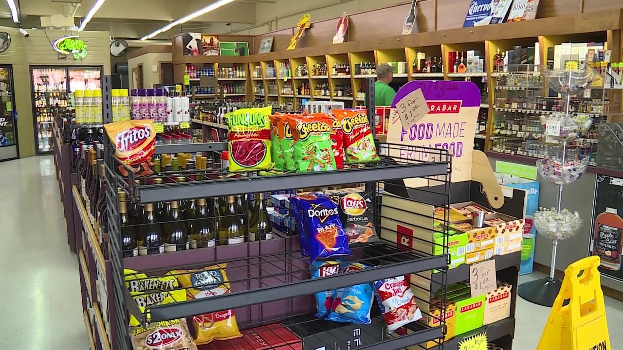 Surveillance video: Cognac thieves at Liquor & Wine