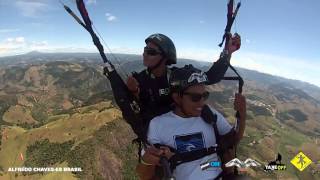 preview picture of video 'Voo Duplo de Parapente em Alfredo Chaves Equipe Fora do Ar Paragliding -'