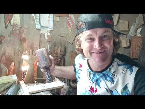 Eloi fez flores na madeira 🪵🌸