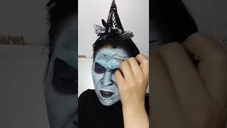 Download lagu La niña del aro Makeup mp3