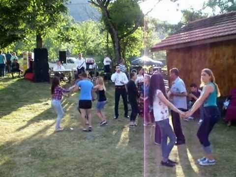 BUDESTI HRAMUL BISERICI COLAJ ANDREEA TODOR & MIHAI SICOE - SANY0005