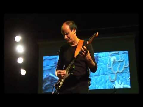 "Le parole altre. Il lungo viaggio di Tiziano Terzani" (clip 3)