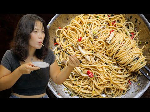 Spicy Garlic Mushroom Noodles Recipe to Cheer Up Your Mood 😌
