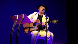 Luke Haines performs "Rock 'n' Roll Animals in Space"