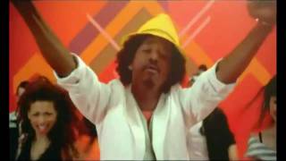 Wavin&#39; Flag - K`naan  &amp;  David Bisbal  Mundial 2010 (Video Oficial)   [HD]