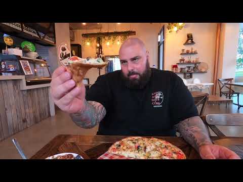 The one stop Manoosh shop at villa bakery