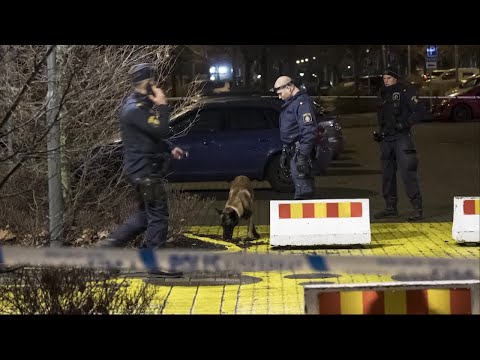 Två 15-åringar nedstuckna i Trelleborg - Nyheterna (TV4)