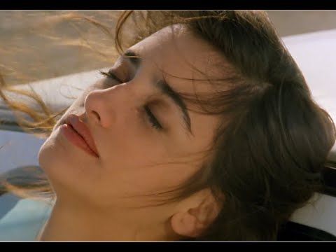 Silvia - Penelope Cruz -- Jamon Jamon (Bigas Luna) 1992