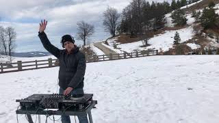 Download lagu DJ Ura - White Vibes mp3 Download lagu DJ Ura - White Vibes mp3