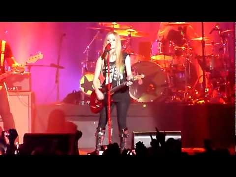 Avril Lavigne - Airplanes (Hayley Williams Cover) + My Happy Ending (Live At Zenith) _9920